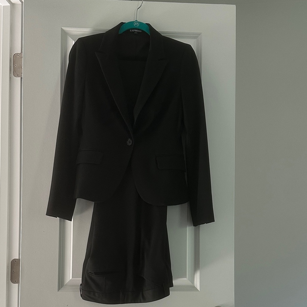 Express Women’s Suit - Suit coat and Black matching Pants